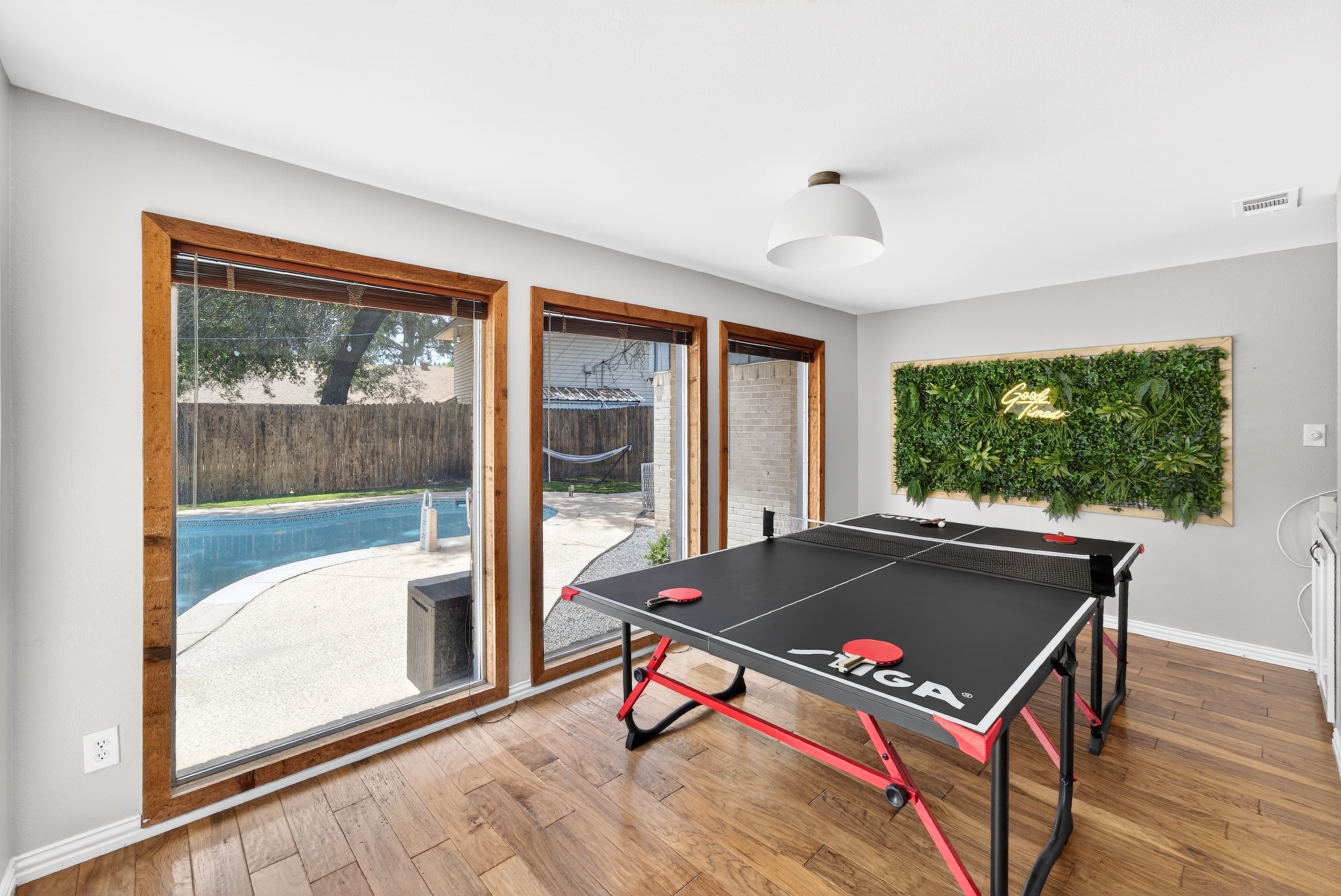 Pool, Hot Tub, Mini golf & 2 Game Rooms Retreat Near AT&T And Six Flags - Photo 5