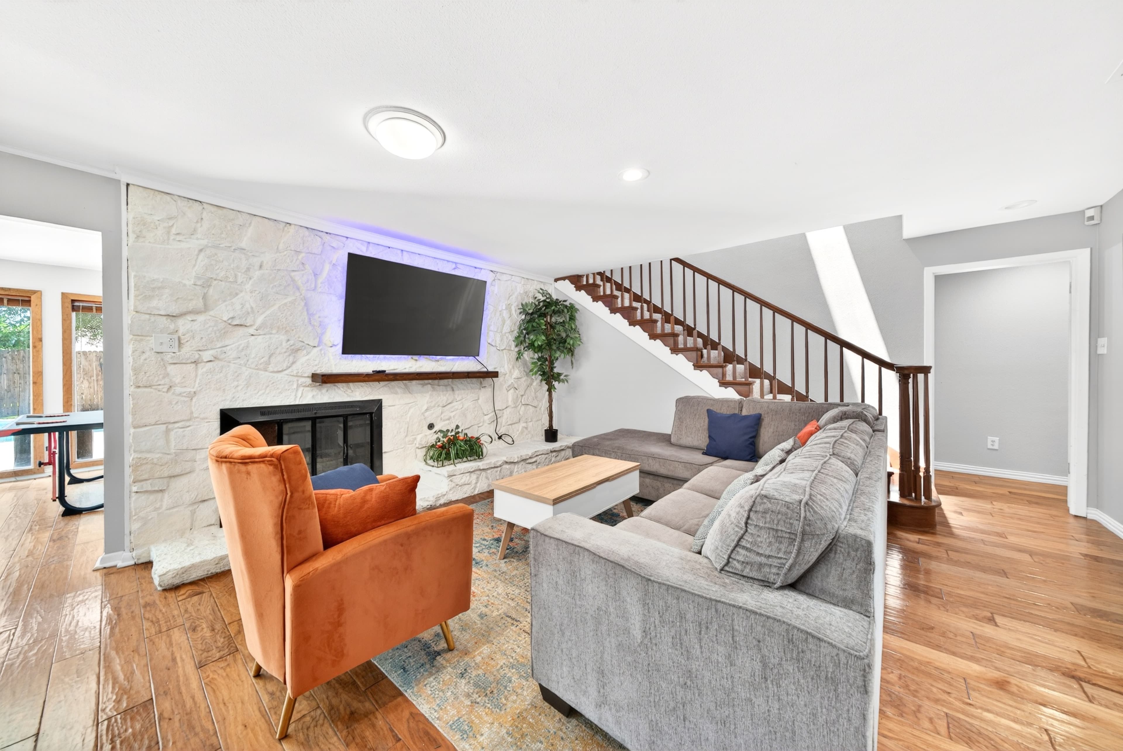 Pool, Hot Tub, Mini golf & 2 Game Rooms Retreat Near AT&T And Six Flags - Photo 1